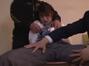 日本學生妹 唯井真尋 被班里的男同學們瘋狂強暴